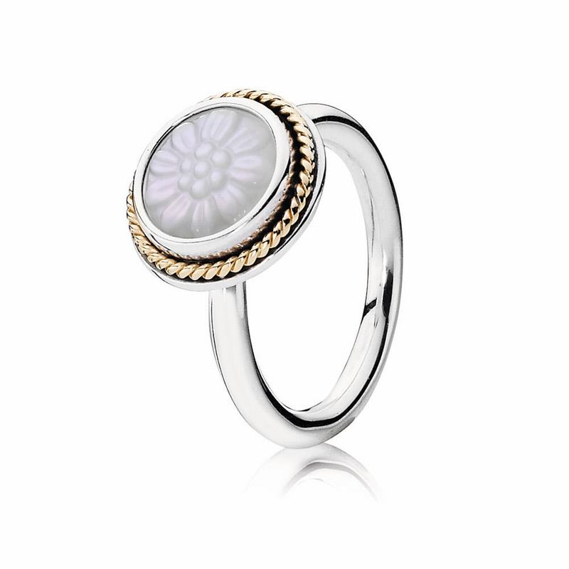 Pandora Daisy Signet Statement Ring - Two Tone/Purple/Mother Of Pearl - Canada | VR7413QR